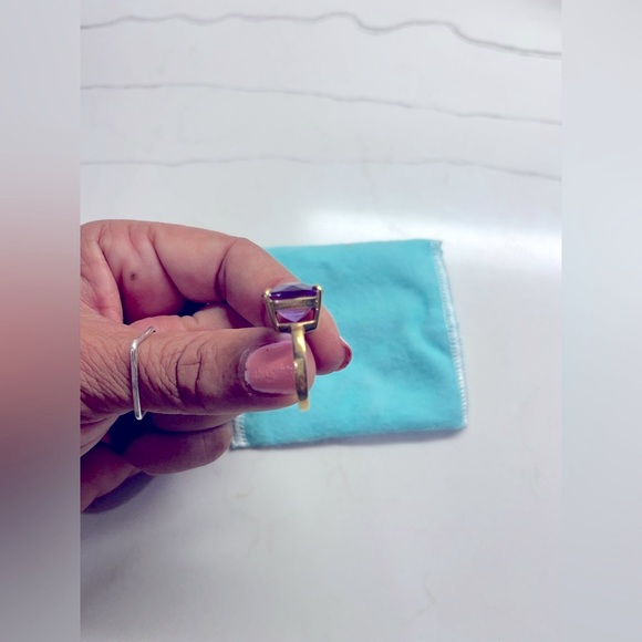 TIFFANY & Co. 18 ct Yellow Gold Ring with Amethyst Gemstone - Picture 4 of 8